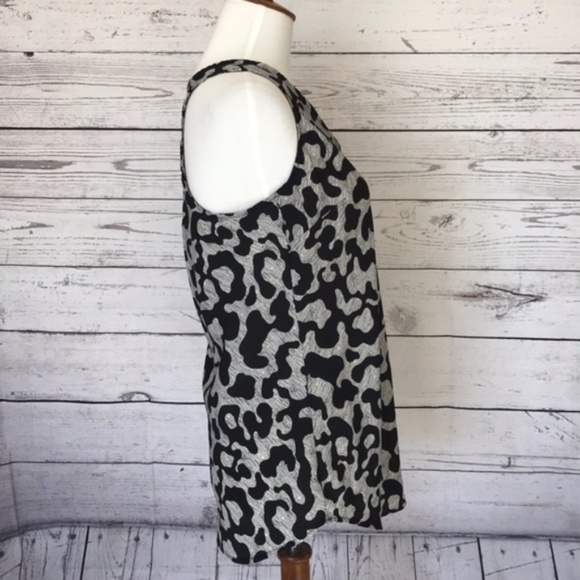 MOSSIMO SUPPLY CO Sheath V-neck Sleeveless Animal Print Top Size XS - Picture 8 of 10